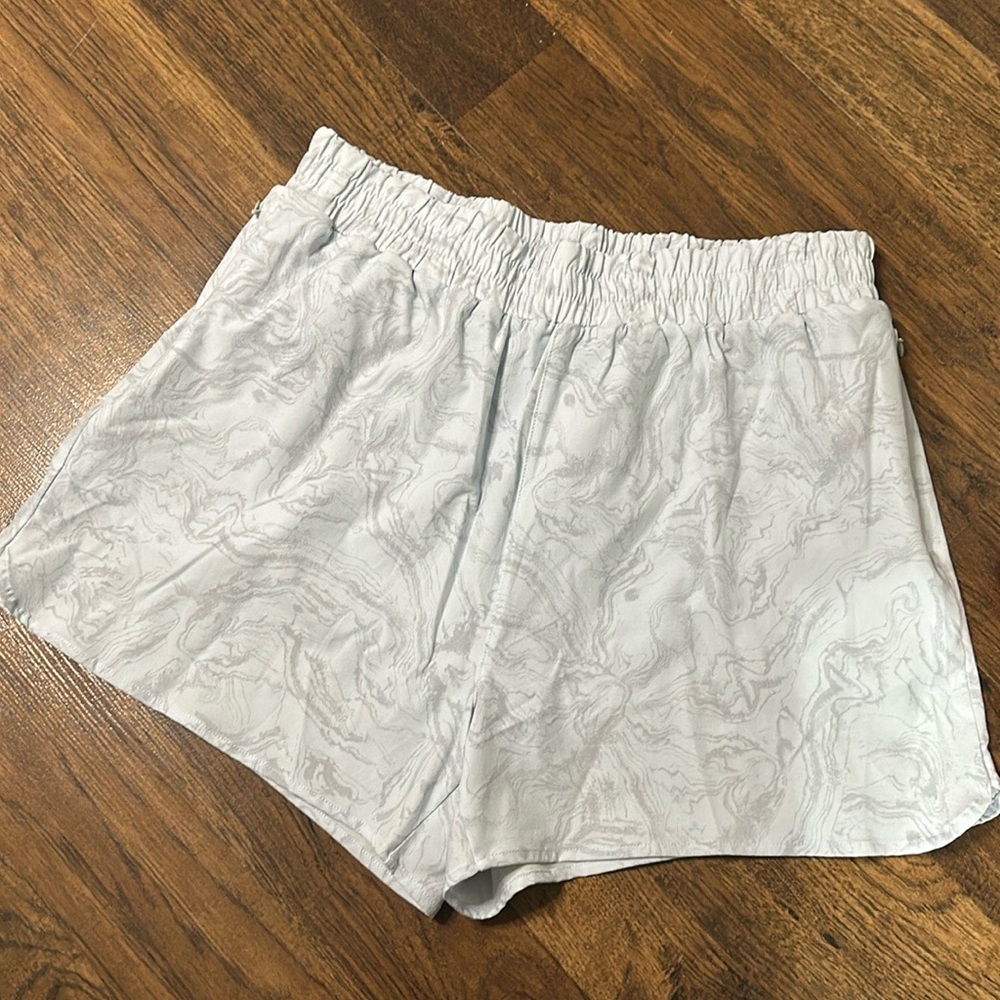 NWT Mono‎ B Lined Active Shorts - marble white